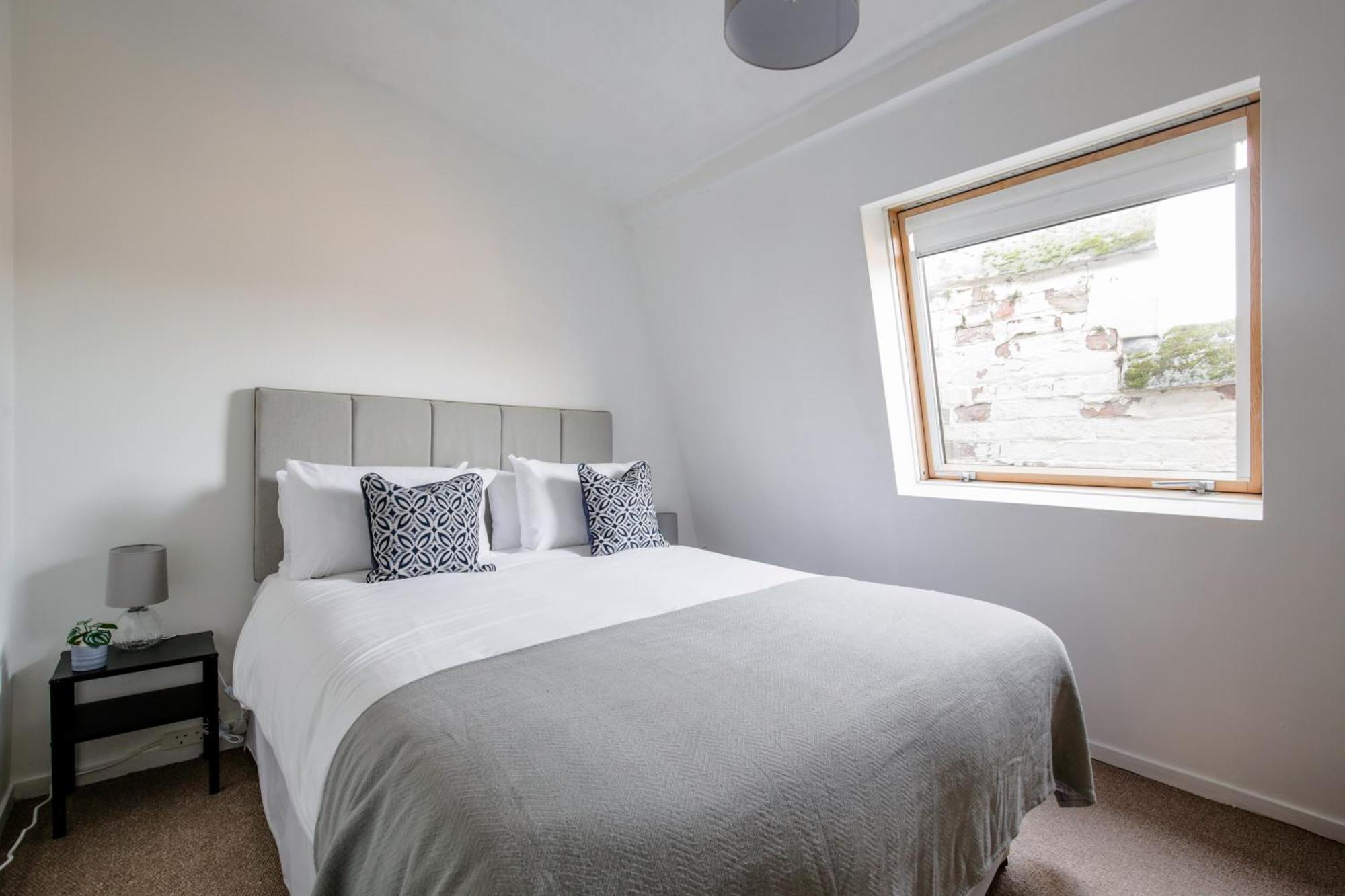 Chester Stays - Best Value Apartment With Free Parking In The Heart Of Chester Kültér fotó