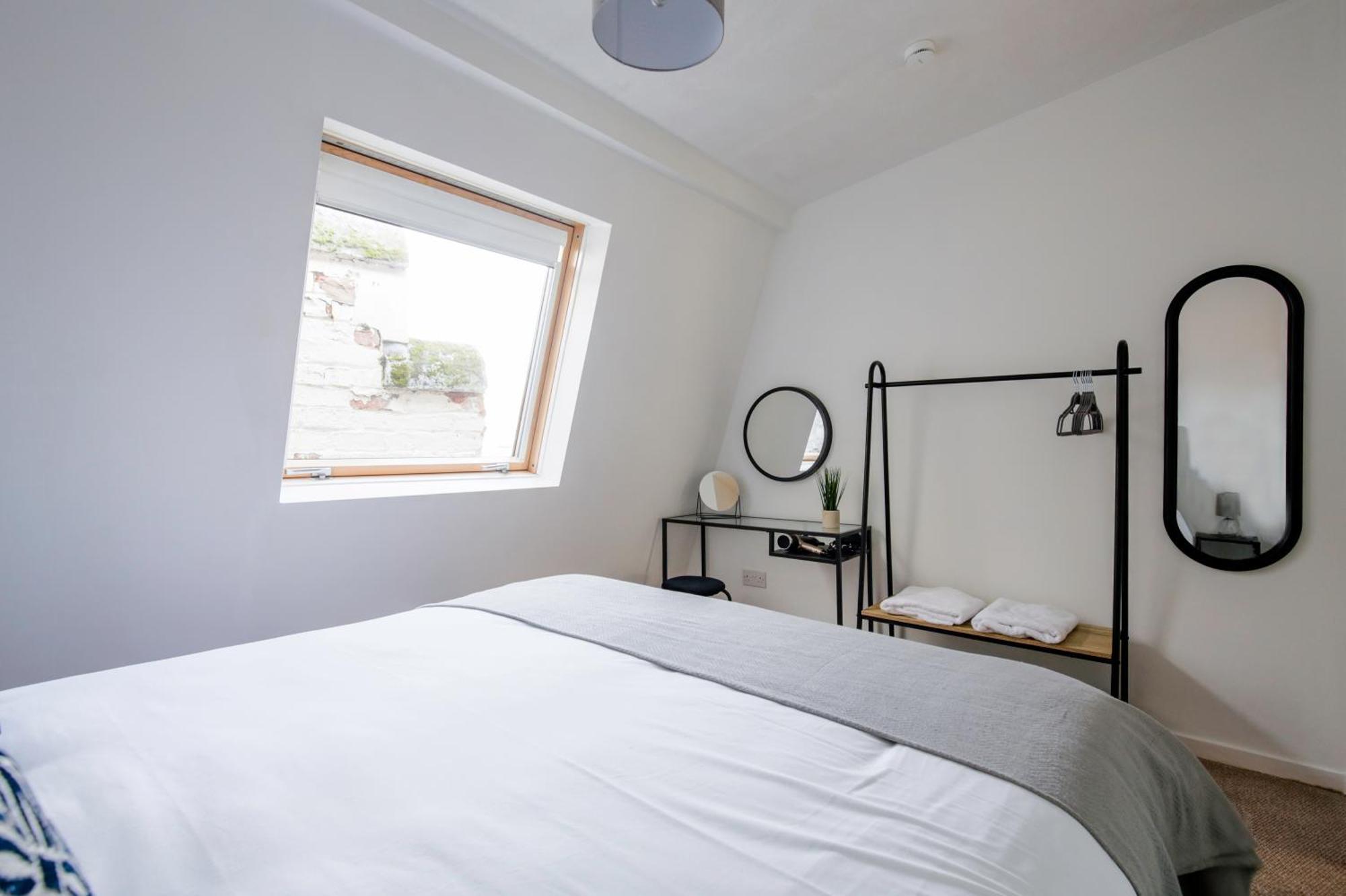 Chester Stays - Best Value Apartment With Free Parking In The Heart Of Chester Kültér fotó