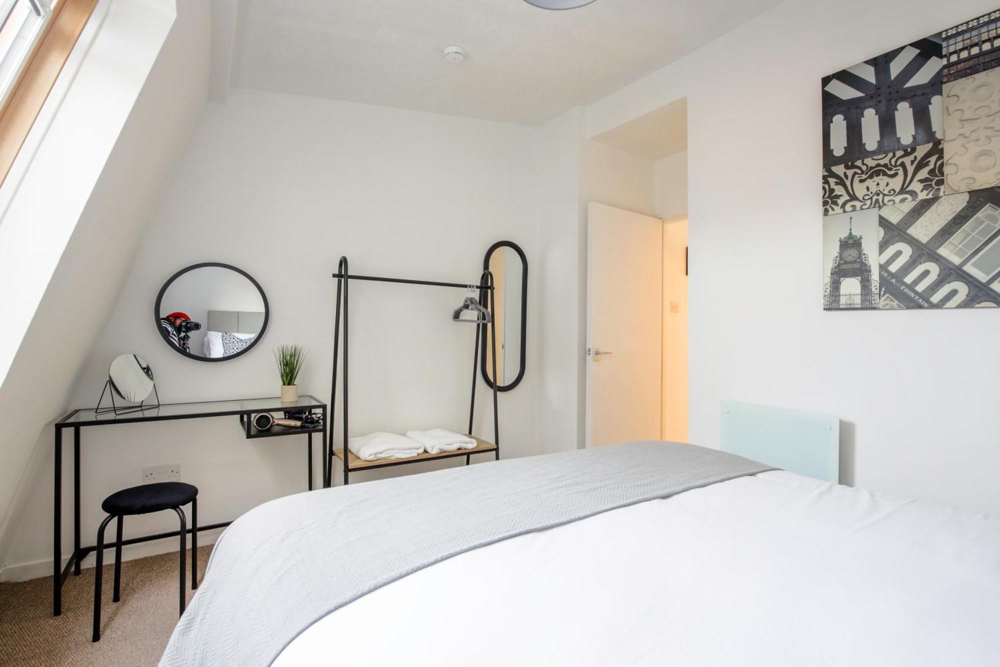 Chester Stays - Best Value Apartment With Free Parking In The Heart Of Chester Kültér fotó