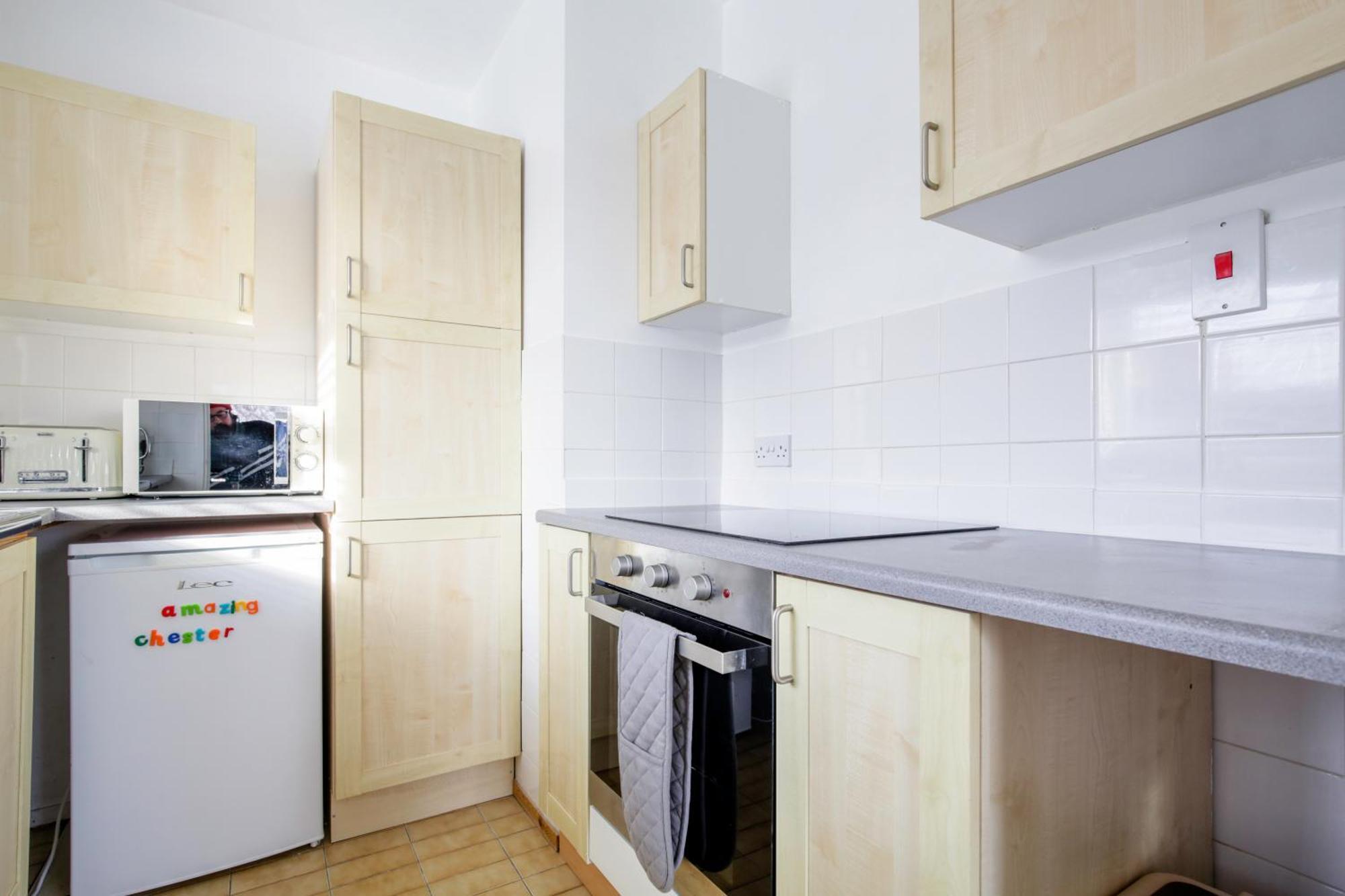Chester Stays - Best Value Apartment With Free Parking In The Heart Of Chester Kültér fotó