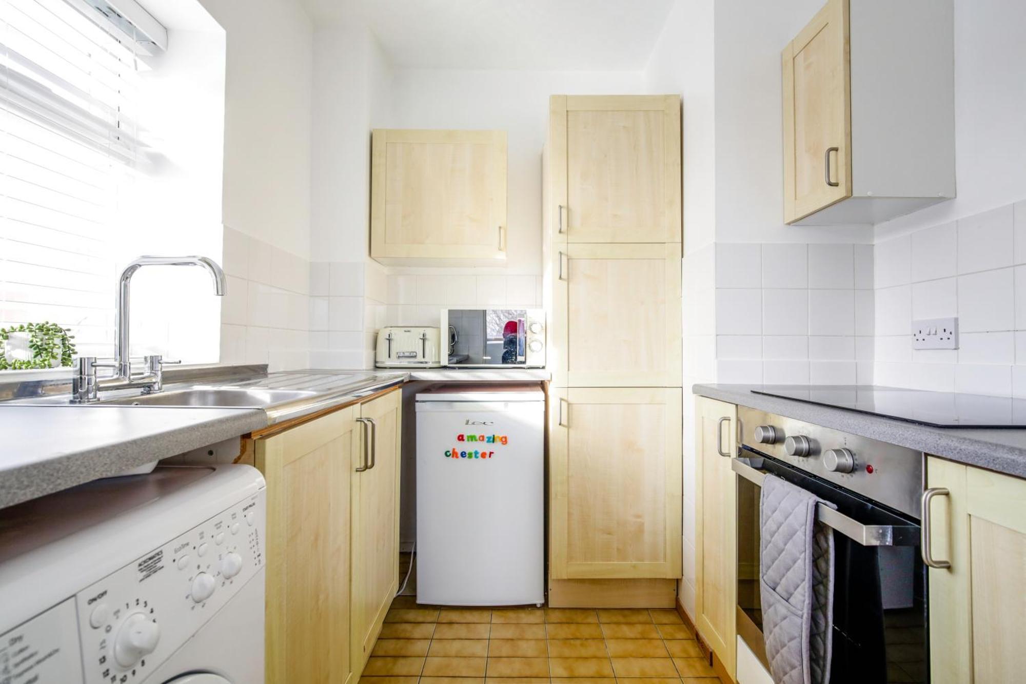Chester Stays - Best Value Apartment With Free Parking In The Heart Of Chester Kültér fotó