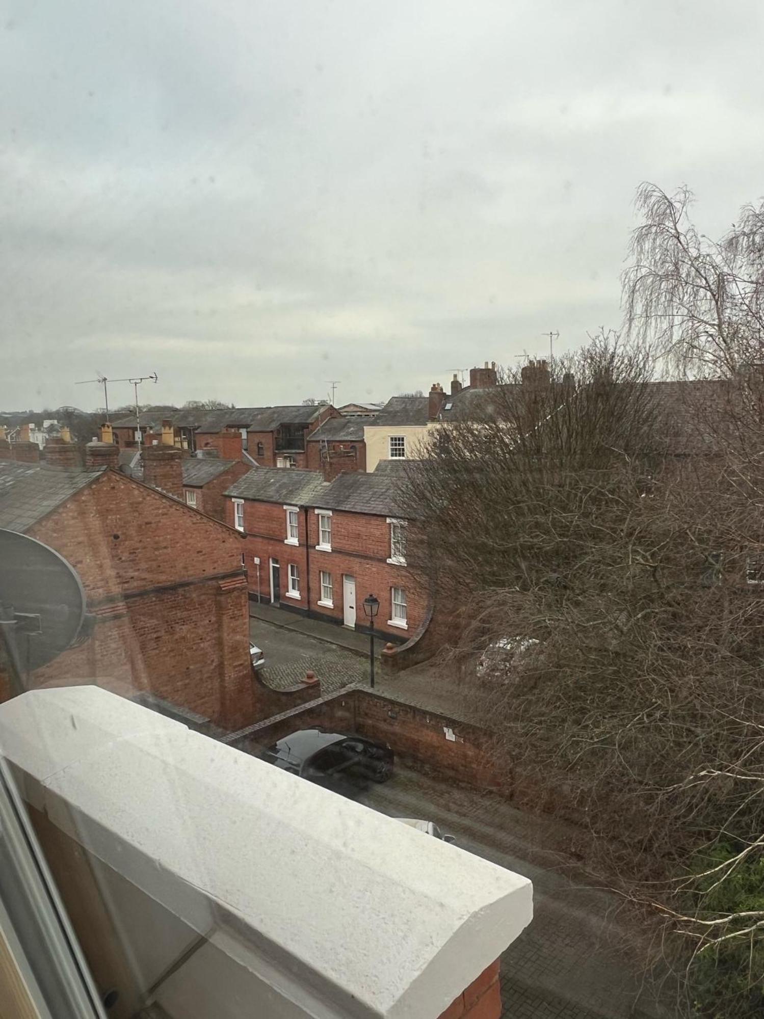 Chester Stays - Best Value Apartment With Free Parking In The Heart Of Chester Kültér fotó